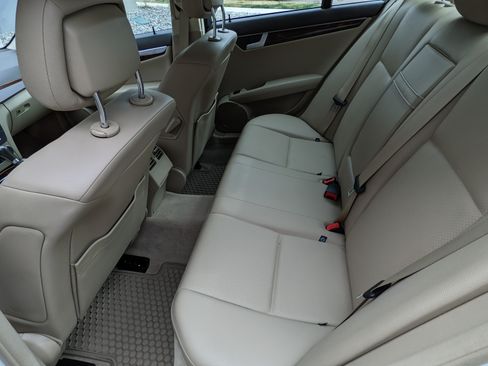 Used 2013 Mercedes-Benz C 250 Sedan image 5
