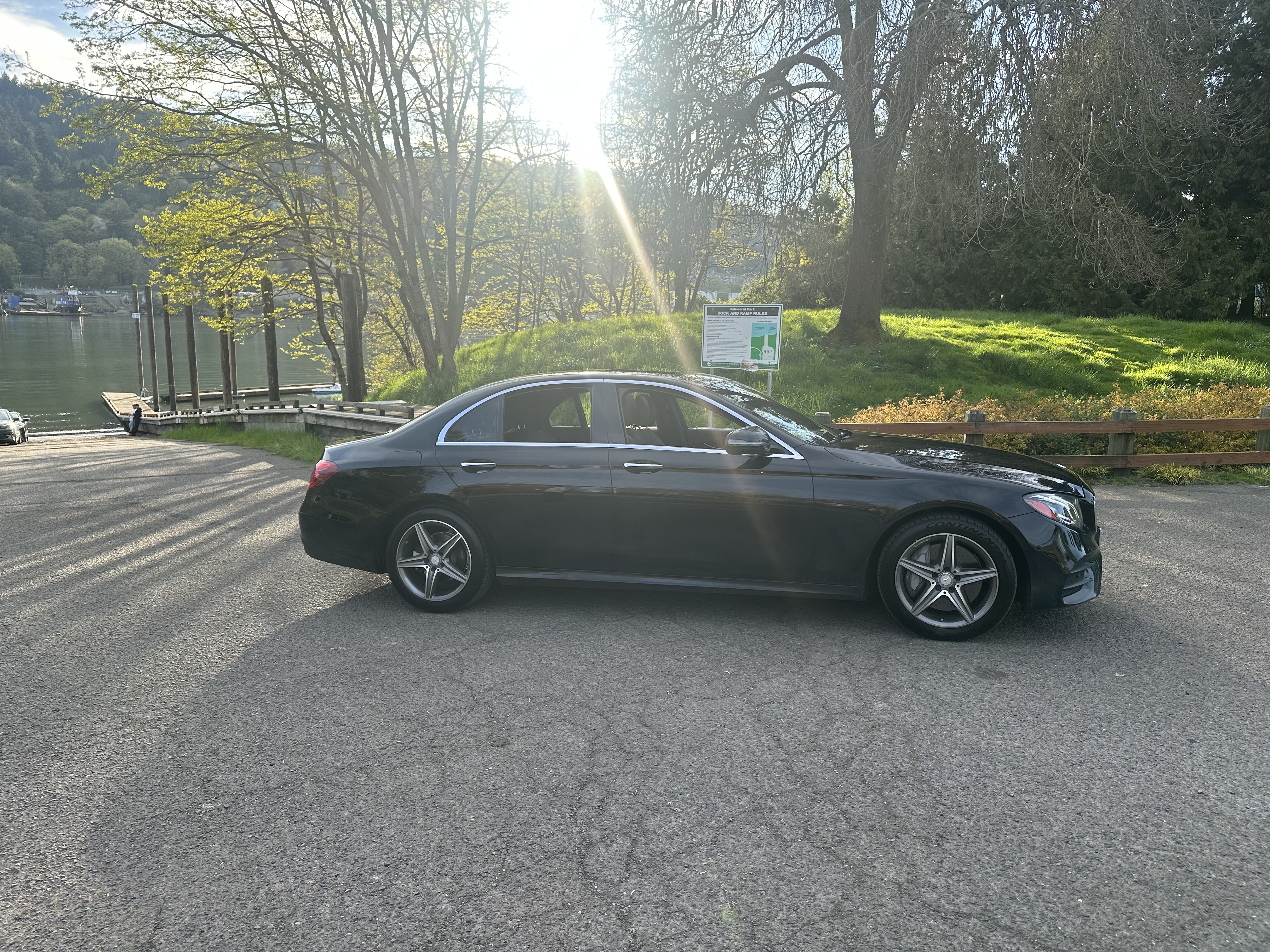 Used 2017 Mercedes-Benz E 300 4MATIC image 4