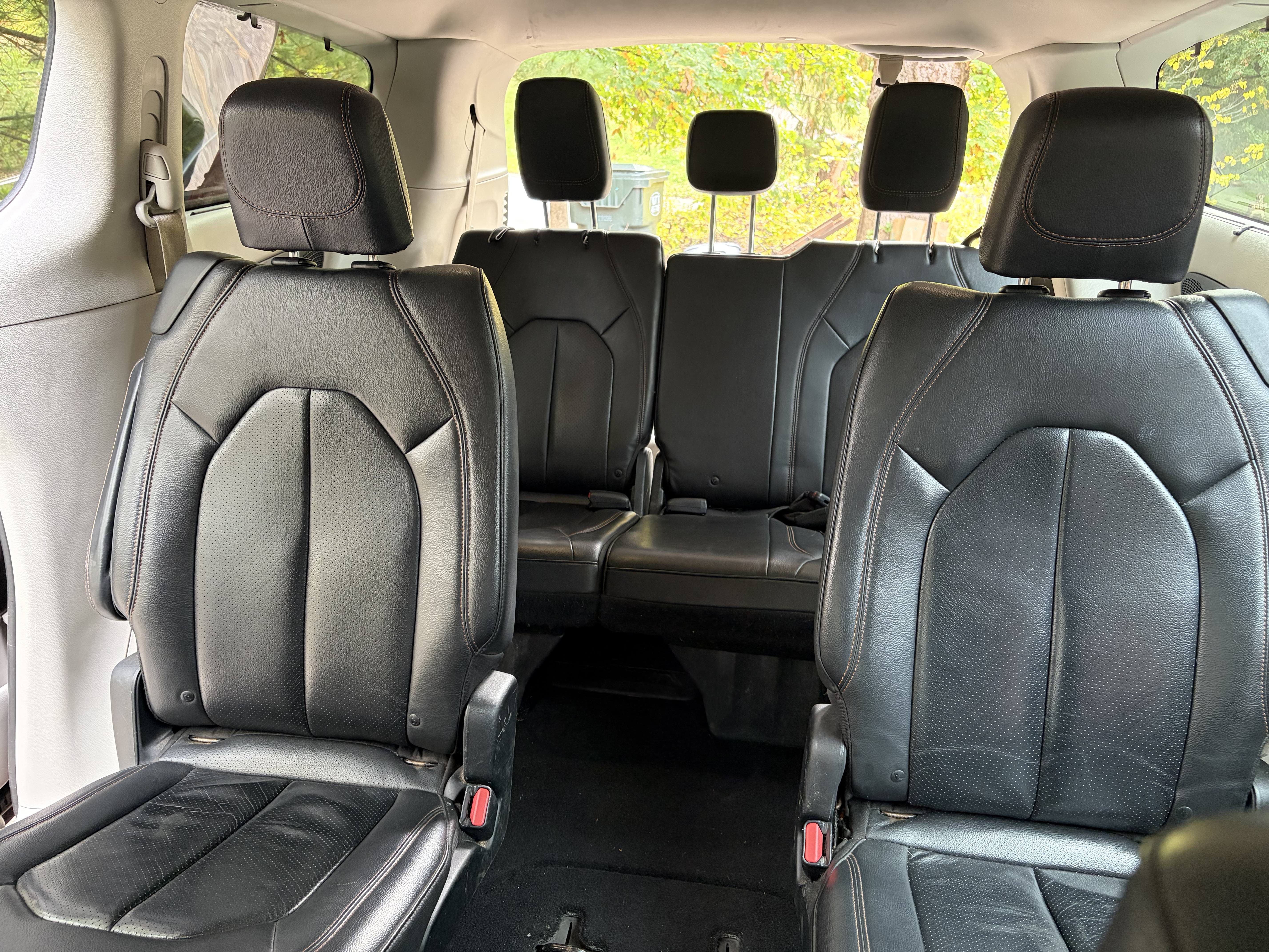 Used 2017 Chrysler Pacifica Touring-L Plus FWD image 25