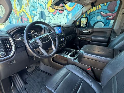 Used 2023 GMC Sierra 2500 Denali w/ Denali Black Diamond Edition image 11