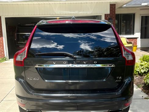 Used 2016 Volvo XC60 T6 w/ Climate Package AWD/4WD image 11