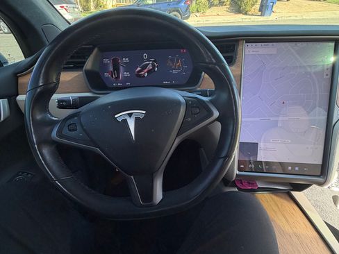 Used 2020 Tesla Model X Long Range image 6