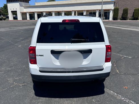 Used 2014 Jeep Patriot Sport FWD image 19