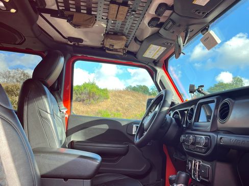 Used 2019 Jeep Wrangler Unlimited Sport S AWD/4WD image 14
