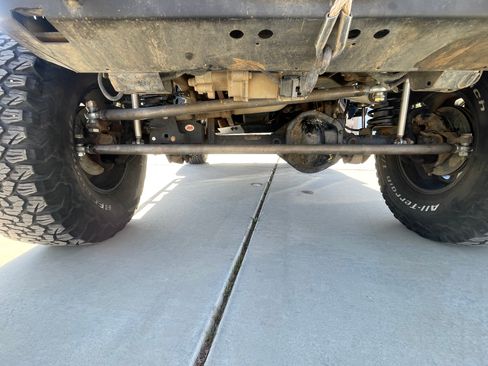 Used 2015 Jeep Wrangler Unlimited Rubicon w/ Connectivity Group image 23