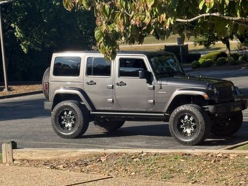Used 2016 Jeep Wrangler Unlimited Sport image 13