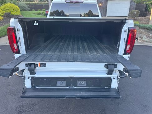 Used 2022 GMC Sierra 2500 Denali w/ Denali Ultimate Package AWD/4WD image 11