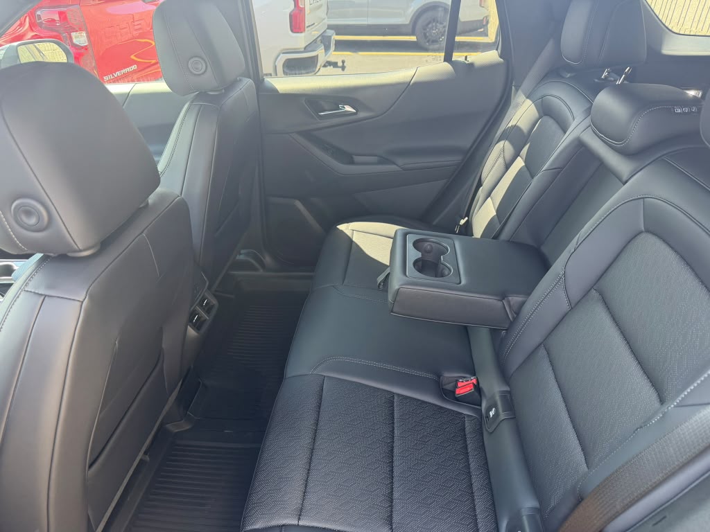 Used 2026 Chevrolet Equinox LT w/ Convenience Package II FWD image 12