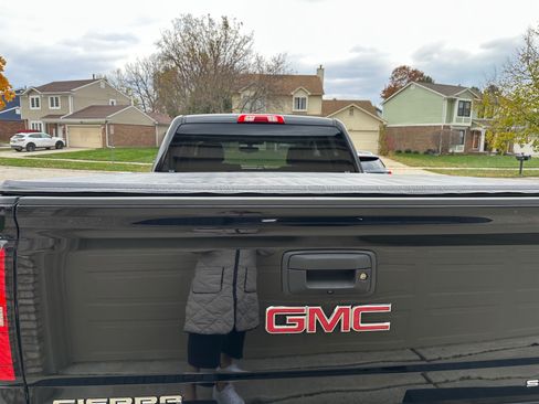 Used 2018 GMC Sierra 1500 SLE w/ SLE Value Package image 6