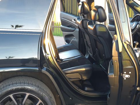 Used 2014 Jeep Grand Cherokee Limited w/ Luxury Group II image 21