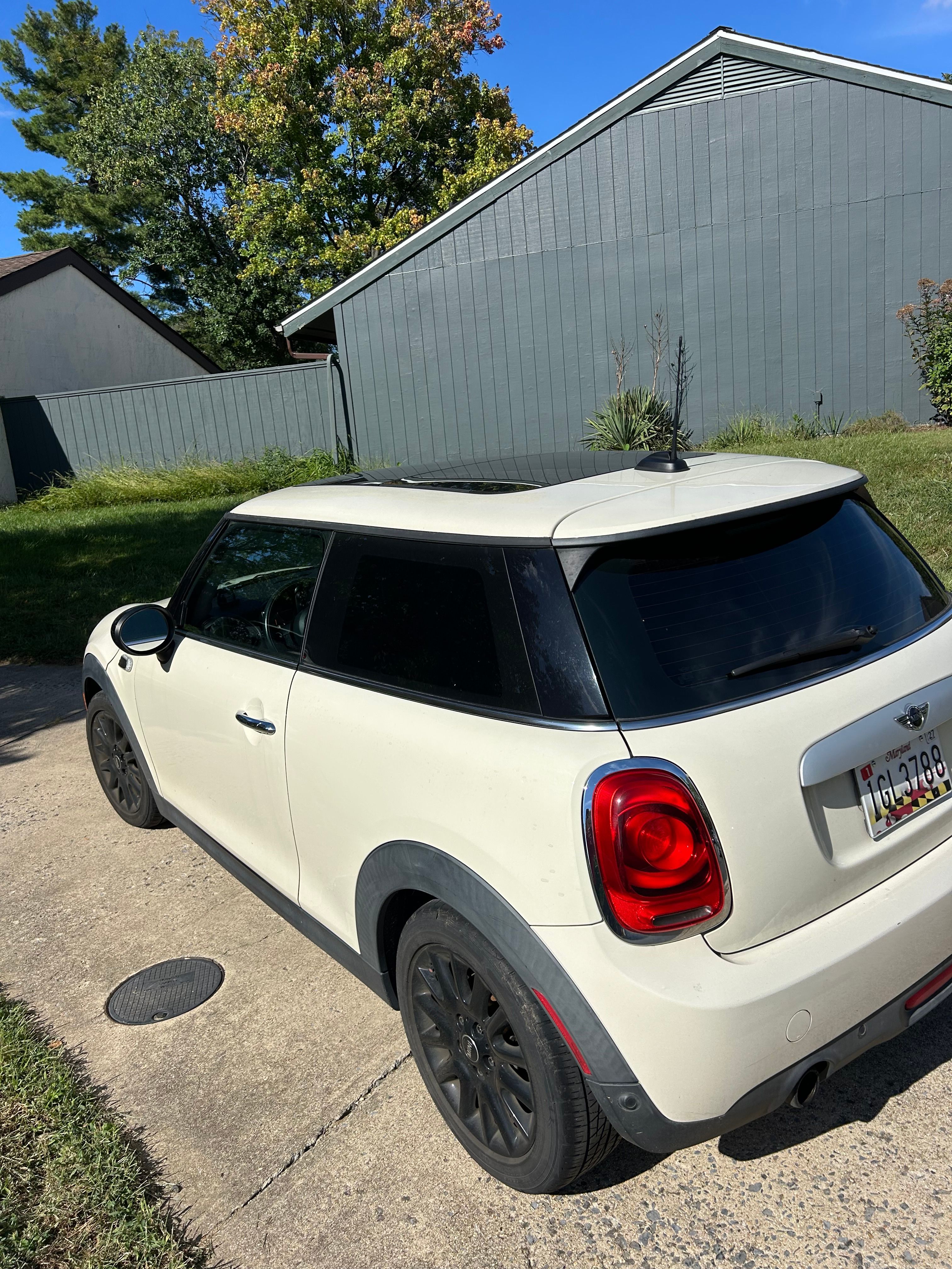 Used 2015 MINI Cooper 2-Door Hardtop FWD image 6
