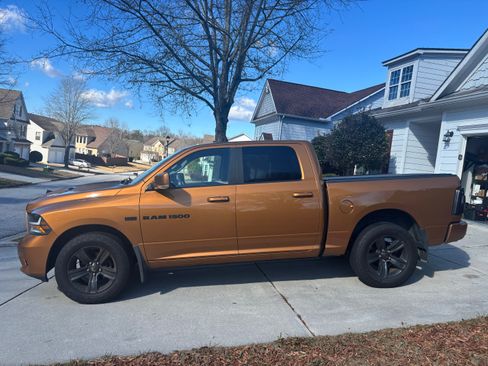 Used 2012 RAM 1500 Sport w/ Sport Premium Group image 6