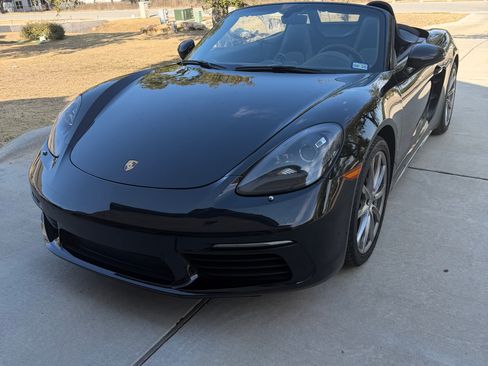 Used 2017 Porsche 718 Boxster image 5