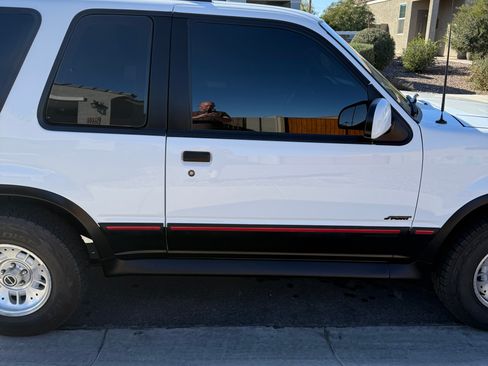 Used 1994 Ford Explorer Sport image 15