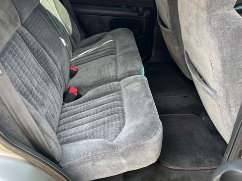 Used 2001 Chevrolet Blazer LS w/ Preferred Equipment Group image 11