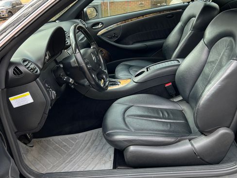 Used 2007 Mercedes-Benz CLK 350 Coupe image 8