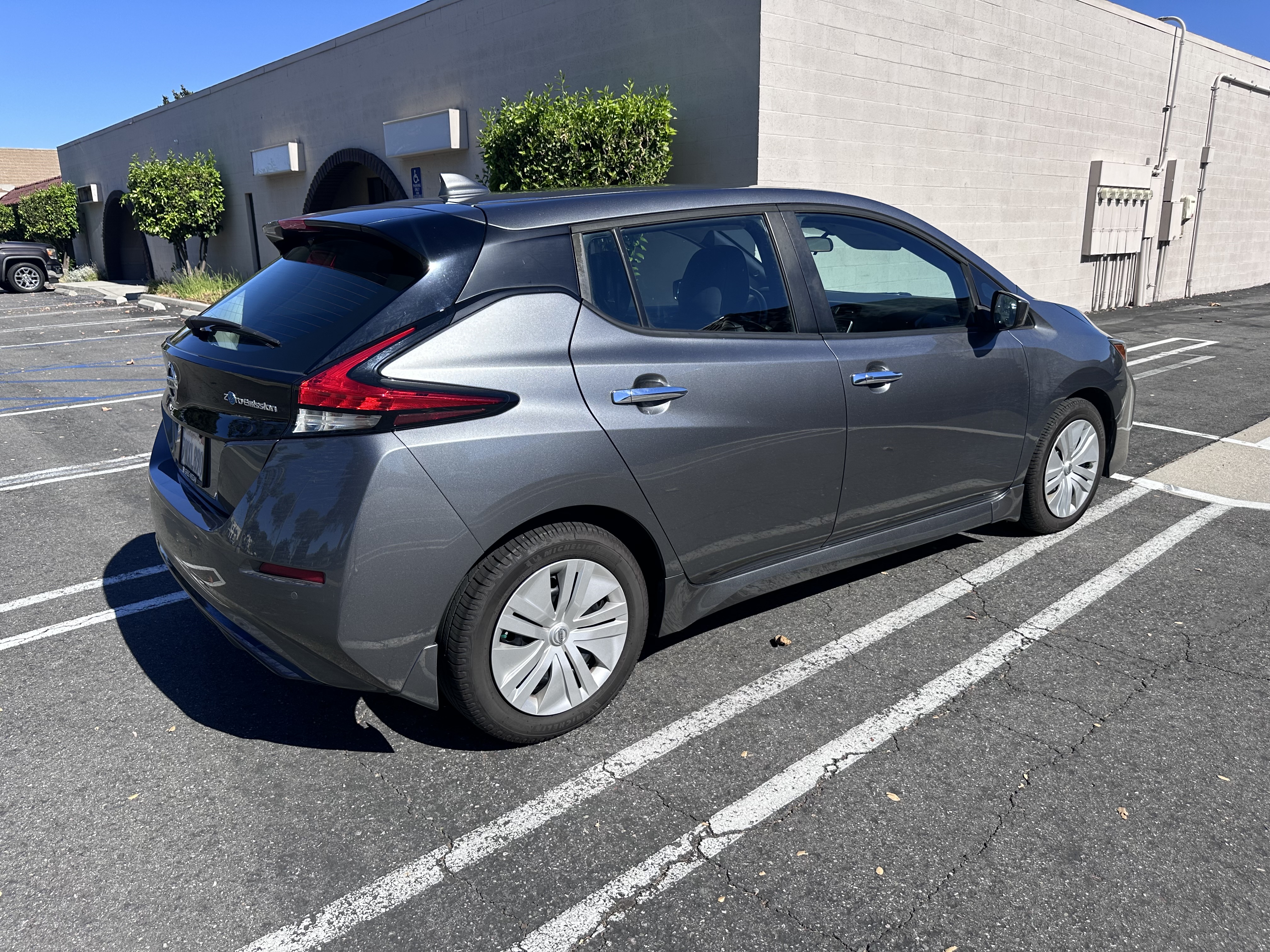 Used 2021 Nissan Leaf S w/ S Charge Package FWD image 4