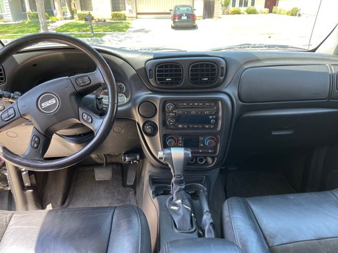 Used 2008 Chevrolet TrailBlazer SS w/ Sun And 6-Disc Cd Package AWD/4WD image 15