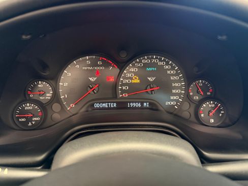 Used 2004 Chevrolet Corvette Coupe 2D w/ Preferred Equipment Group image 9