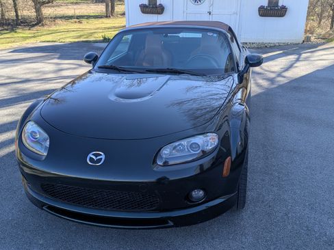 Used 2008 MAZDA MX-5 Miata Grand Touring w/ Premium Pkg image 1