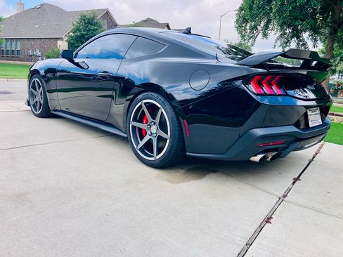Used 2025 Ford Mustang GT Premium w/ GT Performance Package RWD image 11