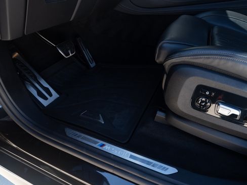 Used 2020 BMW X5 M50i w/ Executive Package image 17