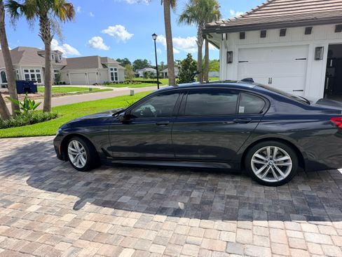 Used 2016 BMW 750i xDrive AWD/4WD image 2