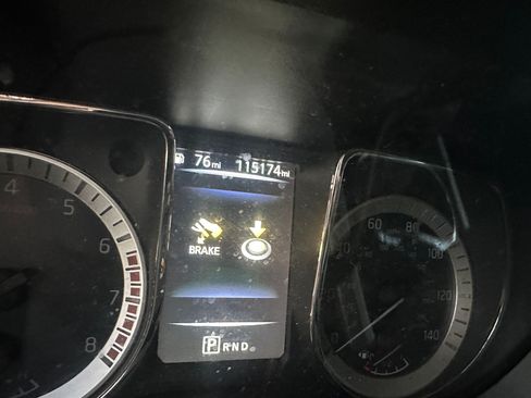 Used 2018 Nissan Titan PRO-4X w/ Pro-4x Utility Package image 12