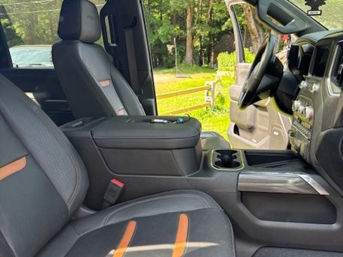 Used 2022 GMC Sierra 2500 AT4 w/ AT4 Premium Plus Package image 6