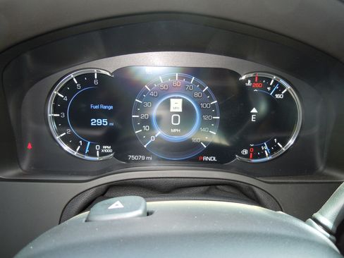 Used 2017 Cadillac Escalade Platinum AWD/4WD image 16