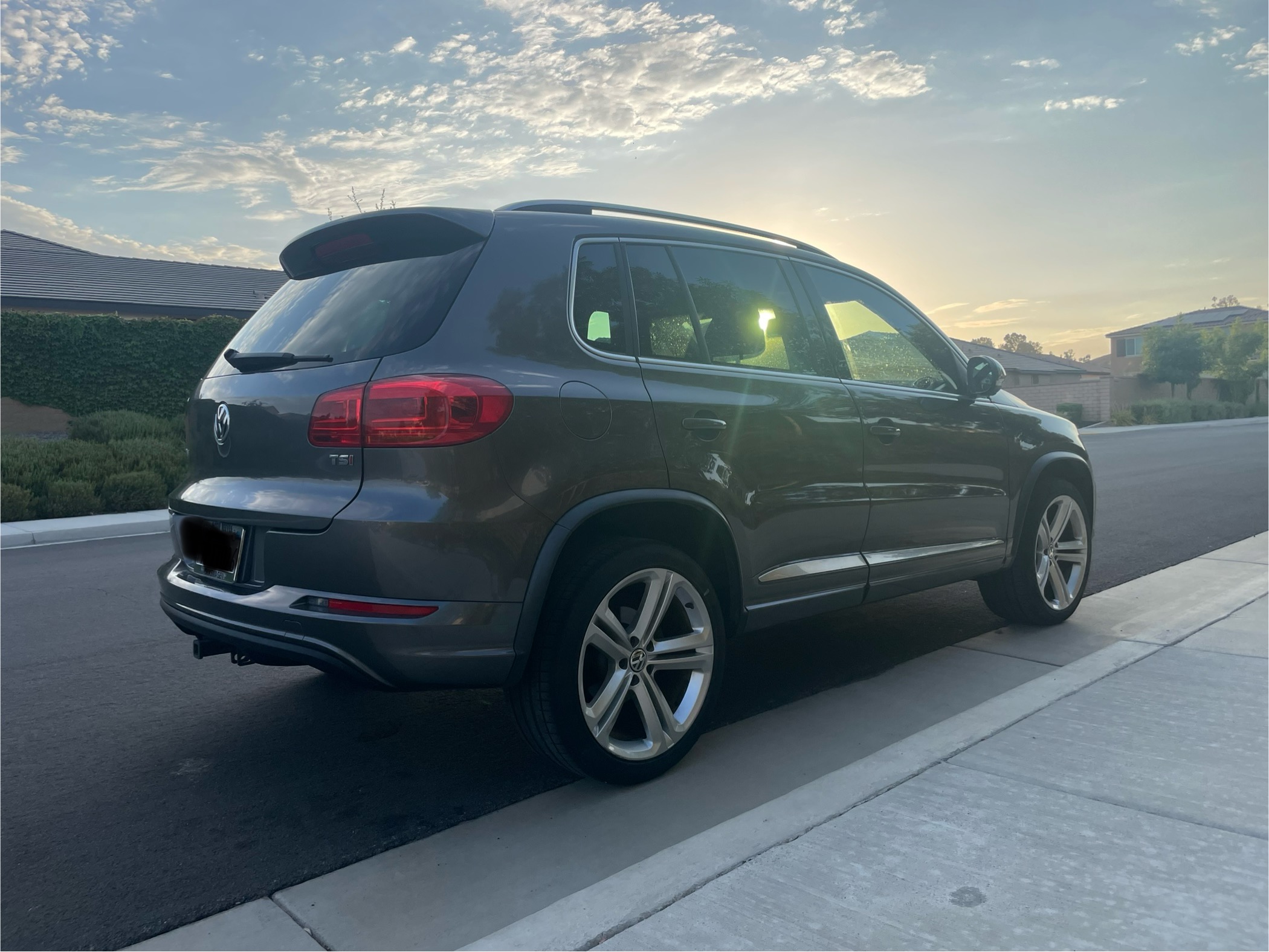 Used 2016 Volkswagen Tiguan R-Line FWD image 5
