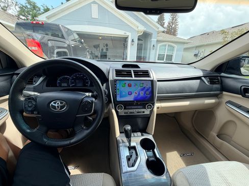 Used 2012 Toyota Camry XLE w/ Convenience Pkg image 8