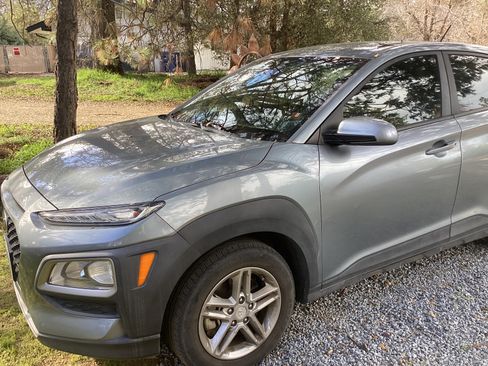 Used 2020 Hyundai Kona SE image 2