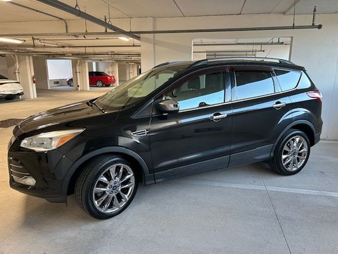Used 2014 Ford Escape SE w/ SE Chrome Package image 2