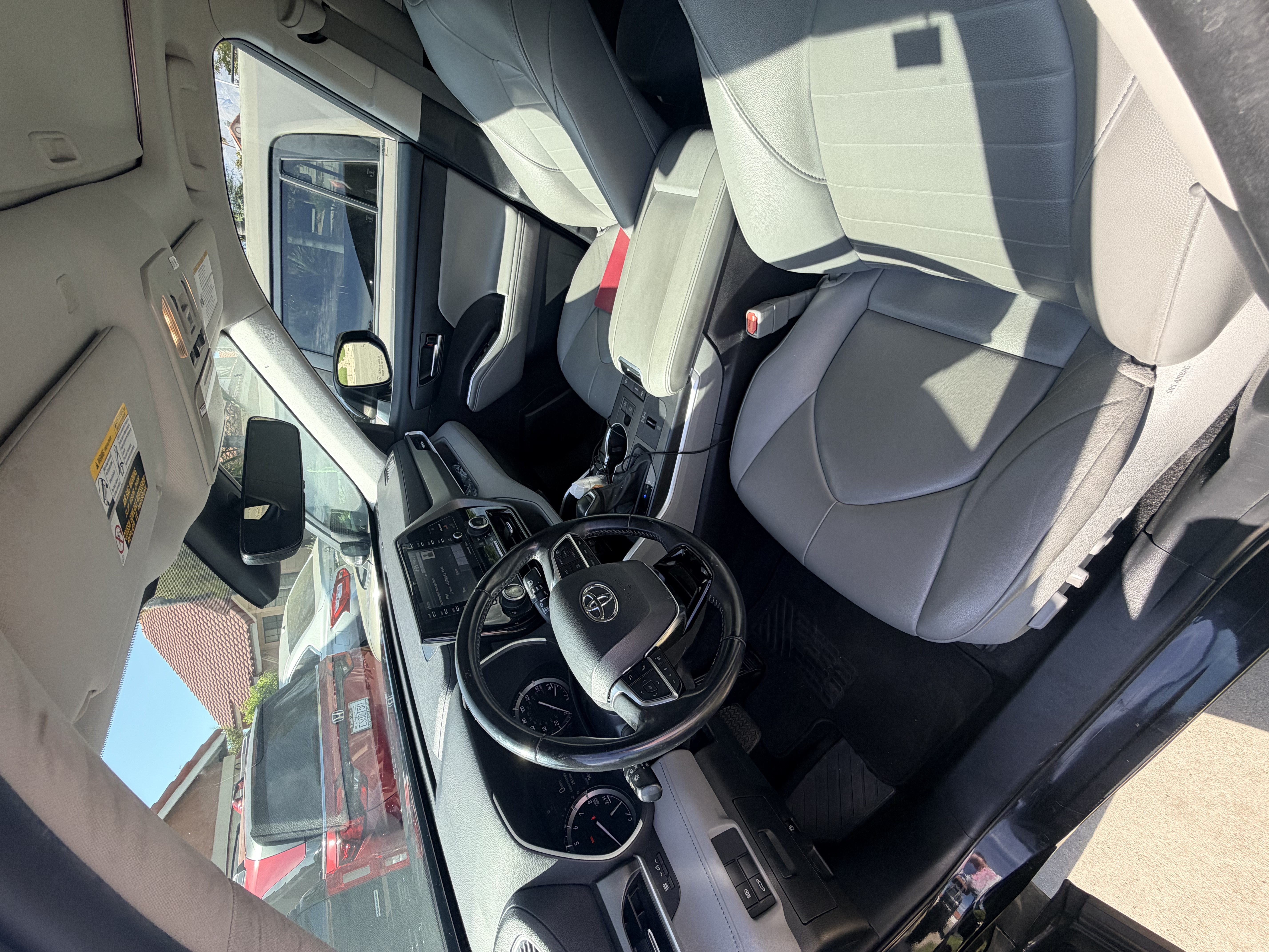 Used 2021 Toyota Highlander XLE FWD image 10