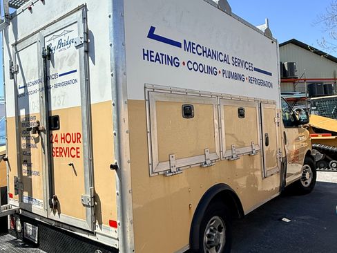 Used 2014 Chevrolet Express 3500 image 2