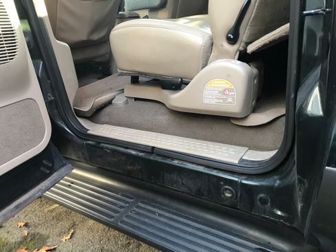 Used 2004 Ford Excursion XLT image 13