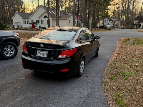 Used 2015 Hyundai Accent GLS image 6