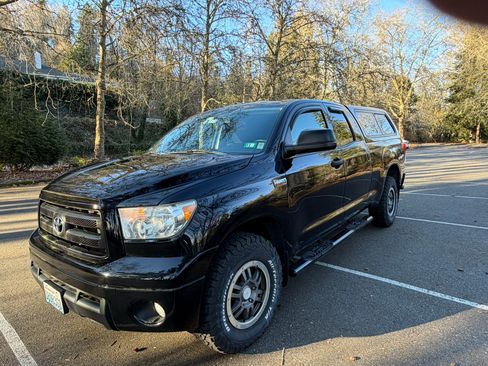 Used 2010 Toyota Tundra 4x4 Double Cab image 4