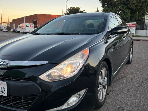 Used 2011 Hyundai Sonata Hybrid w/ Premium Equipment Pkg 2 image 2