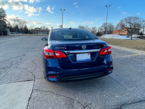 Used 2018 Nissan Sentra SV image 9
