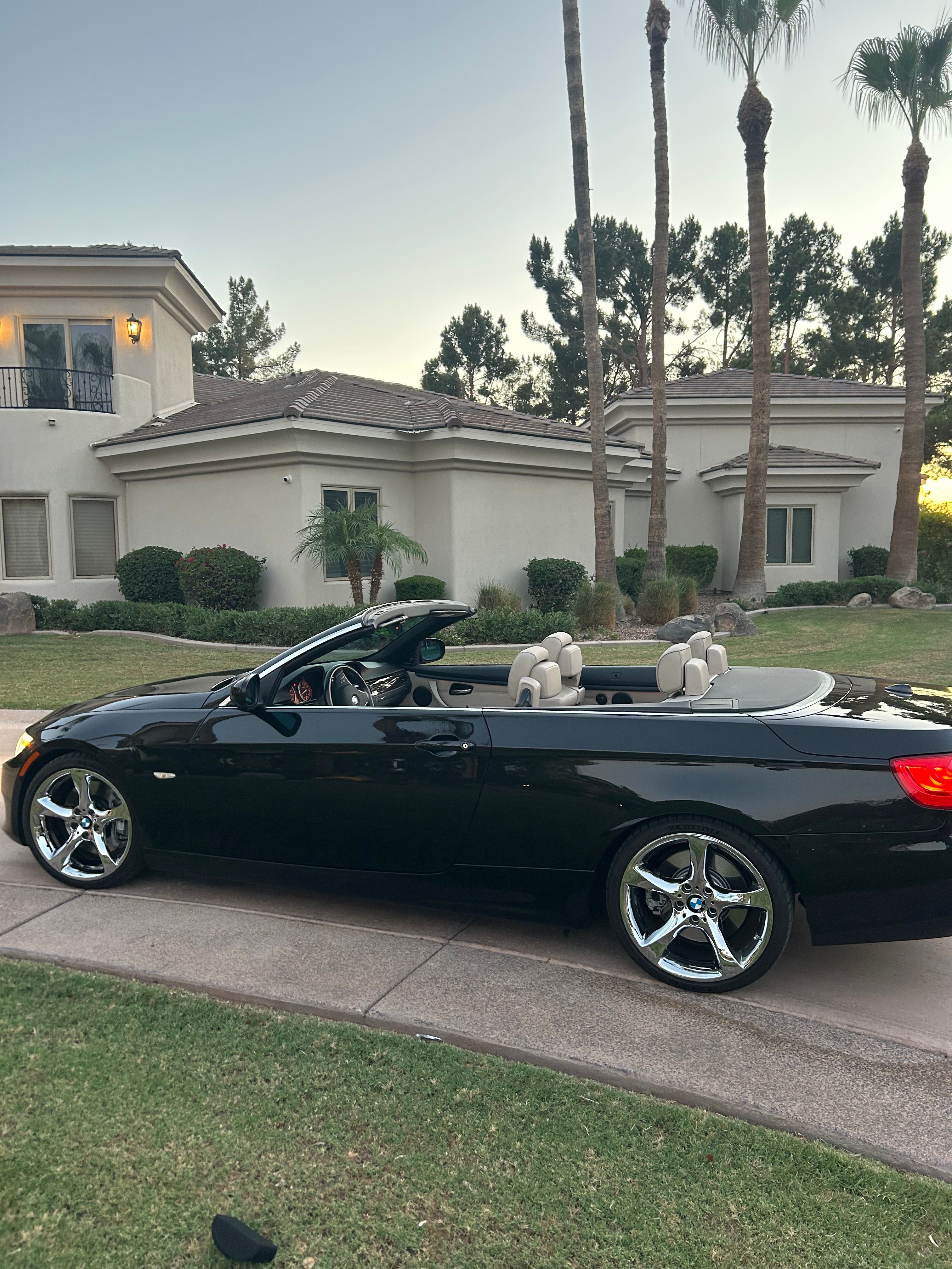 Used 2011 BMW 335i Convertible RWD image 14