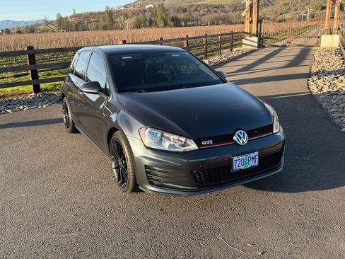 Used 2015 Volkswagen GTI S image 1