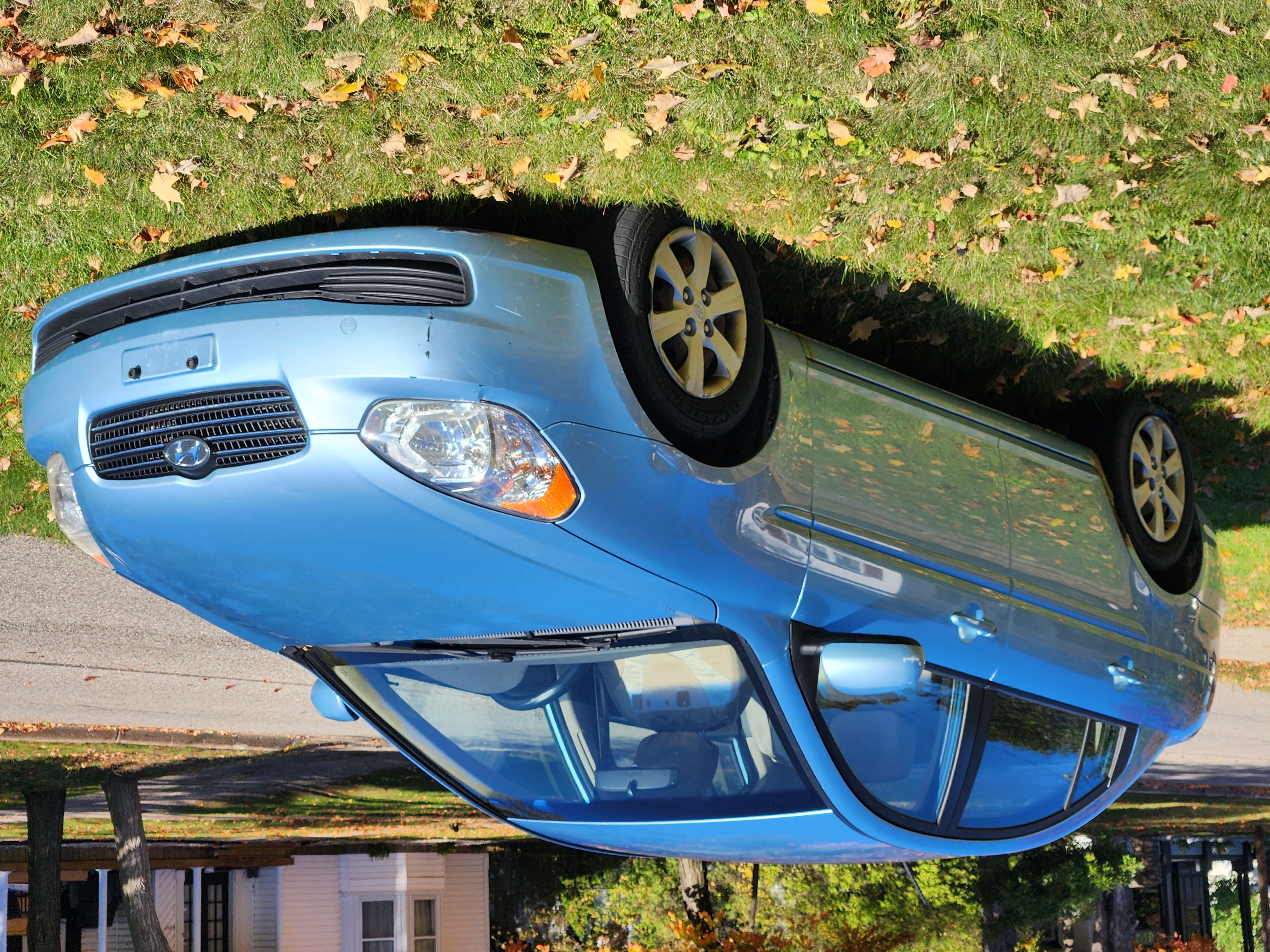 Used 2010 Hyundai Accent GLS FWD image 1