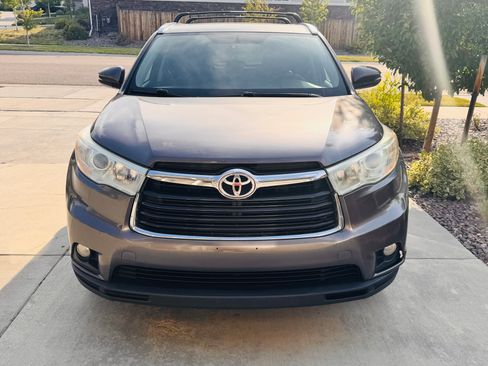 Used 2014 Toyota Highlander XLE AWD/4WD image 16