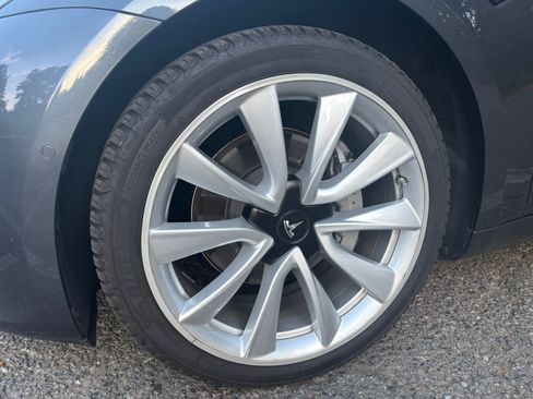 Used 2020 Tesla Model 3 RWD image 2
