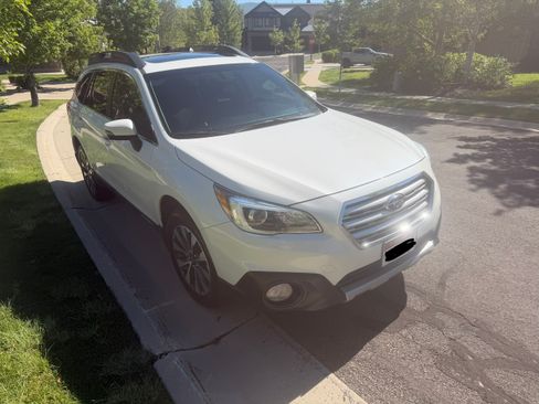 Used 2016 Subaru Outback 3.6R Limited AWD/4WD image 8