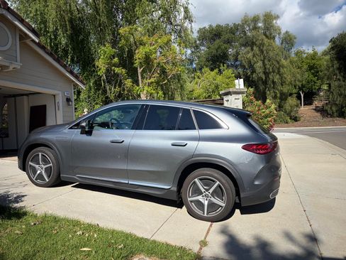 Used 2025 Mercedes-Benz EQE 350+ SUV image 10
