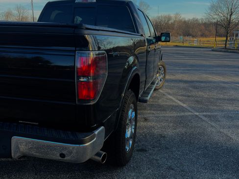 Used 2011 Ford F150 Lariat w/ Lariat Chrome Pkg image 4