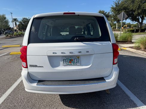 Used 2014 Dodge Grand Caravan American Value Package w/ UConnect Hands-Free Group FWD image 6